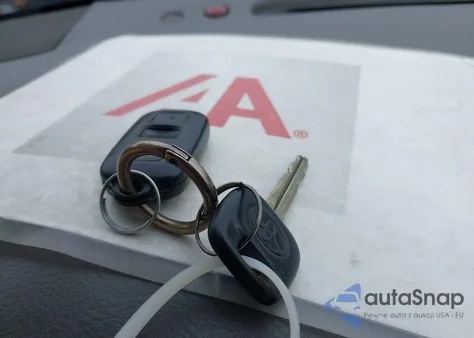 2006 Toyota Camry Le z USA, uszkodzony, nr VIN 4T1BE32KX6U108083